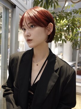 ローエ バイ デコ(Rohe by DECO) 深みレッド×モードなミニボブ【英心】