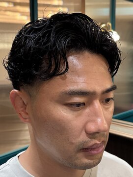 モーリーズバーバーショップ 北浜本店(MORLY’s Barbershop) ビジネスナチュラルパーマスタイル