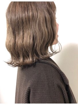 シュシュプライベートヘアサロン(Chou chou private hair salon) クリームベージュ×ボブ