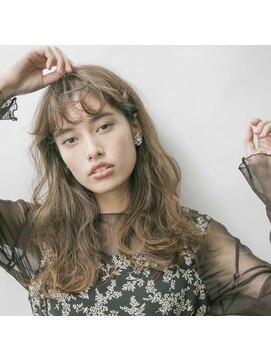 アピッシュ ギンザ(apish ginza) tomoヘア*似あわせロング ランダムウェーブ