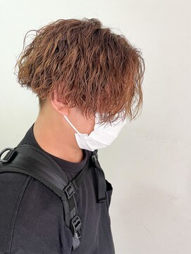 キャンバス バイ ネオリーブ 横浜西口(Canvas by neo.) ツイストスパイラルパーマセンターパート【横浜】