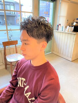アンティコ(Antico) スパイラルマッシュ束感アップバングショートモテ髪ツーブロック