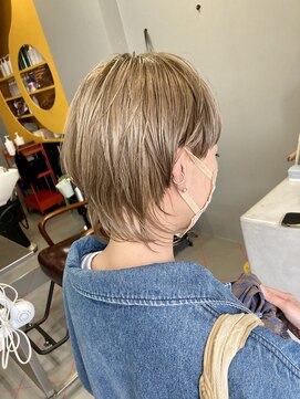 ダニーコウベ(Danny kobe) ミルクティーベージュ　マッシュウルフ