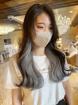 ヴォア(VOA) VOA☆お客様スタイル　　インナーカラー　　ホワイトシルバー