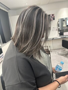 キング(K!ng) 縮毛矯正髪質改善ハイライトレイヤーカット楠葉美容室エクステ