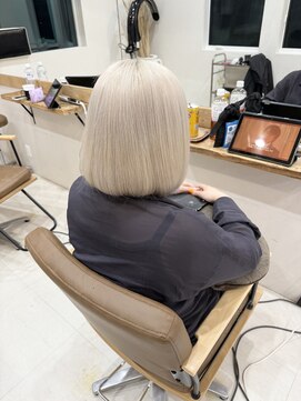 アルーナビューティデザイン ホワイトブロンド
