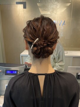 ザザ 高田馬場(ZA/ZA) 大人可愛いまとめ髪アレンジ