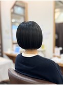 自然な丸みと艶感が美しい大人上品ボブスタイル