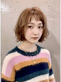 ショートバング　ベージュ　ボブ