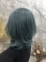 ジュラク(JURAKU)&nbsp;切りっぱなしレイヤーボブ×ターコイズグリーンカラー