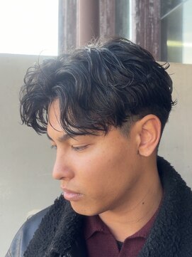 アリーム(Areem) 香川フェザーパーマセンターパートメンズパーマシャドウパーマ