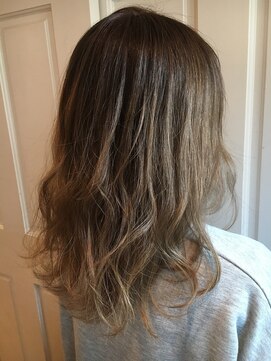 エイト ヘアサロン 渋谷本店(EIGHT) お客様スタイル_ 艶艶ダークグレージュ×ロングローレイヤー