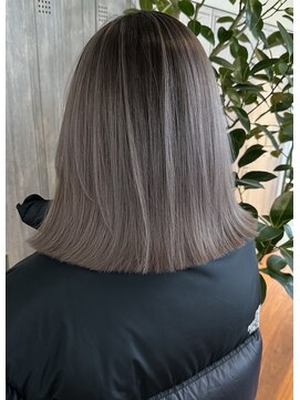 ヨロ 小岩(YOLO) ハイライトカラーミルクティーベージュケアブリーチダブルカラー