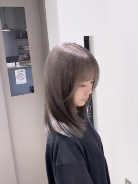 フレームプラス なんば駅前店(FRAME+) ミルクティーグレージュ