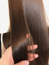 ダメージ毛、エイジング毛、ブリーチ毛に対応！【酸性毛髪改善縮毛矯正】後のサラ艶ヘア♪