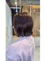 イゾラ(isola) 切りっぱなしボブ×透け感グレージュ|ニュアンスカラー