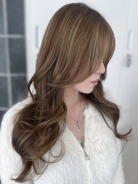 リアンバイアリュール(Lian by Allure) レイヤーカットハッシュカットバタフライカットブリーチ髪質改善