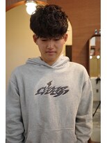 エディ(Edy)&nbsp;メンズ波巻きスパイラルパーマスキンフェード刈り上げ眉毛カット