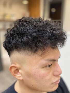 コージーヘアー(kozy hair) スペインカール スキンフェード
