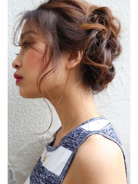 イソラブル(ISOLA-blu) 【カジュアルからパーティーまで】ふんわり丸いアップスタイル
