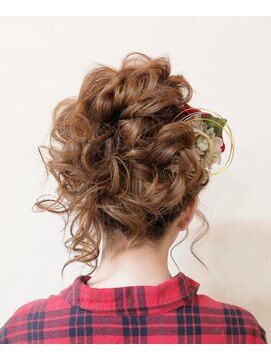 リノカヒリ(Lino kahili) サイドカールアップ