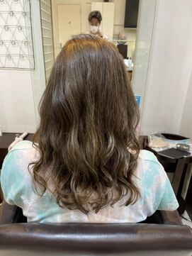 スティラ スムース 高田馬場(Stilla smooth) 白髪ぼかし、イルミナカラー