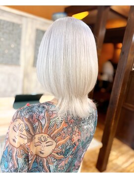 モアムー(Moremuu) ハイトーン　ホワイトカラー