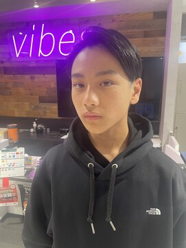 バイブス バイ ケンジ(vibes by KENJE) スッキリツーブロックヘア