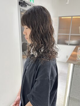エンバイユアーズ 飯田橋店(eN° by youres) レイヤーカット レイヤーパーマ 黒髪パーマ くせ毛風パーマ