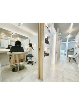 お客様一人ひとりに寄り添い、丁寧な施術で髪の悩みも解決！満足度の高い仕上がりの髪質改善も♪[赤羽駅]