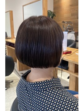 ストーリアエフ カミトザッカ(storia.f kami to zakka) 大人女性のナチュラルミニボブ