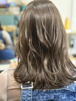 スナリー(Snaly)&nbsp;カーキグレージュ/くすみカラー/赤味ゼロ