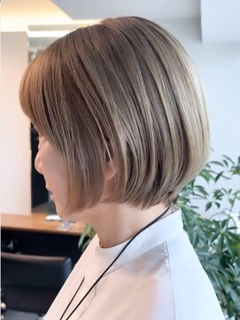 ソワネ 表参道(soigne) 表参道白髪ぼかしハイライトウルフショートヘアグレージュ40代