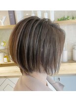 トニー  大宮(Tony)&nbsp;細めハイライトグレージュ×ショートボブ