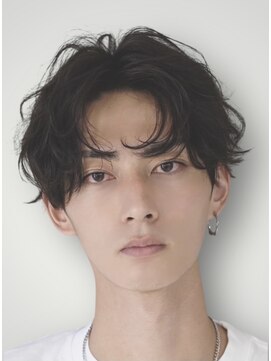 ゼンコー アオヤマ(ZENKO Aoyama) 黒髪×センターパート×ニュアンスパーマ【メンズ/パーマ】