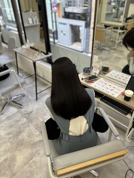 アウラ 近鉄八尾駅前店(Aura) しっとりまとまる艶髪