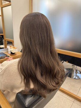 リュクスバトーバイトリコ 船橋南口店(Luxe BATEAU by tricot) ミルクティーベージュ