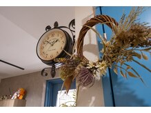hair salon Calmerの雰囲気（お気に入りの時計）