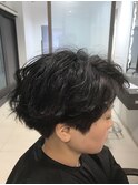 揺れるフロントが女性らしいミニマムショート