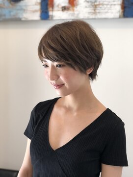 ナイン(9) ◆大人の雰囲気漂うふんわりショート