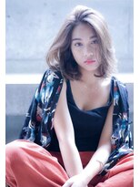 テイラー(Taylor)&nbsp;Taylor 大宮☆ 大人かわいいハイトーンベージュ×ゆるふわボブ