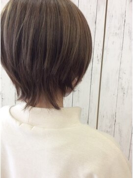 プレッティ フォー ヘア(PRETTY FOR HAIR) ショートウルフ