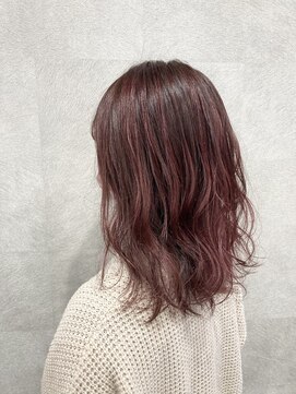 エン(en) 暖色系の艶感が可愛いピンクカラー