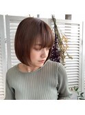 ブラウンベージュぱっつんボブ