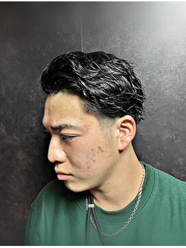 ヒロギンザ 神田店(HIRO GINZA) ツイストスパイラルパーマ７３分け フェード