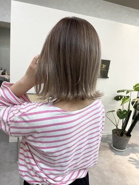 トイロ(toiro) シャドウルーツバレイヤージュ