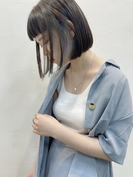 イェッカ パビル(YECCA pabil) まるボブ×インナーカラーブルー（ブリーチ1回）