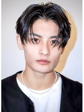 オーシャントーキョー ウエスト(OCEAN TOKYO WEST) 韓国マッシュカルマパーマコンマバングセンターパート黒髪ウルフ