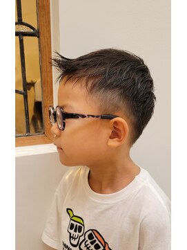 ルナティー(Lunaty) ワンブロック刈り上げスタイル　キッズ