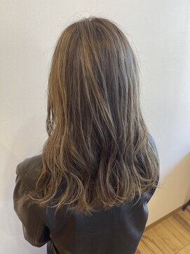 ルーストヘアー(Roost hair) ハイライト『フォギーベージュ』